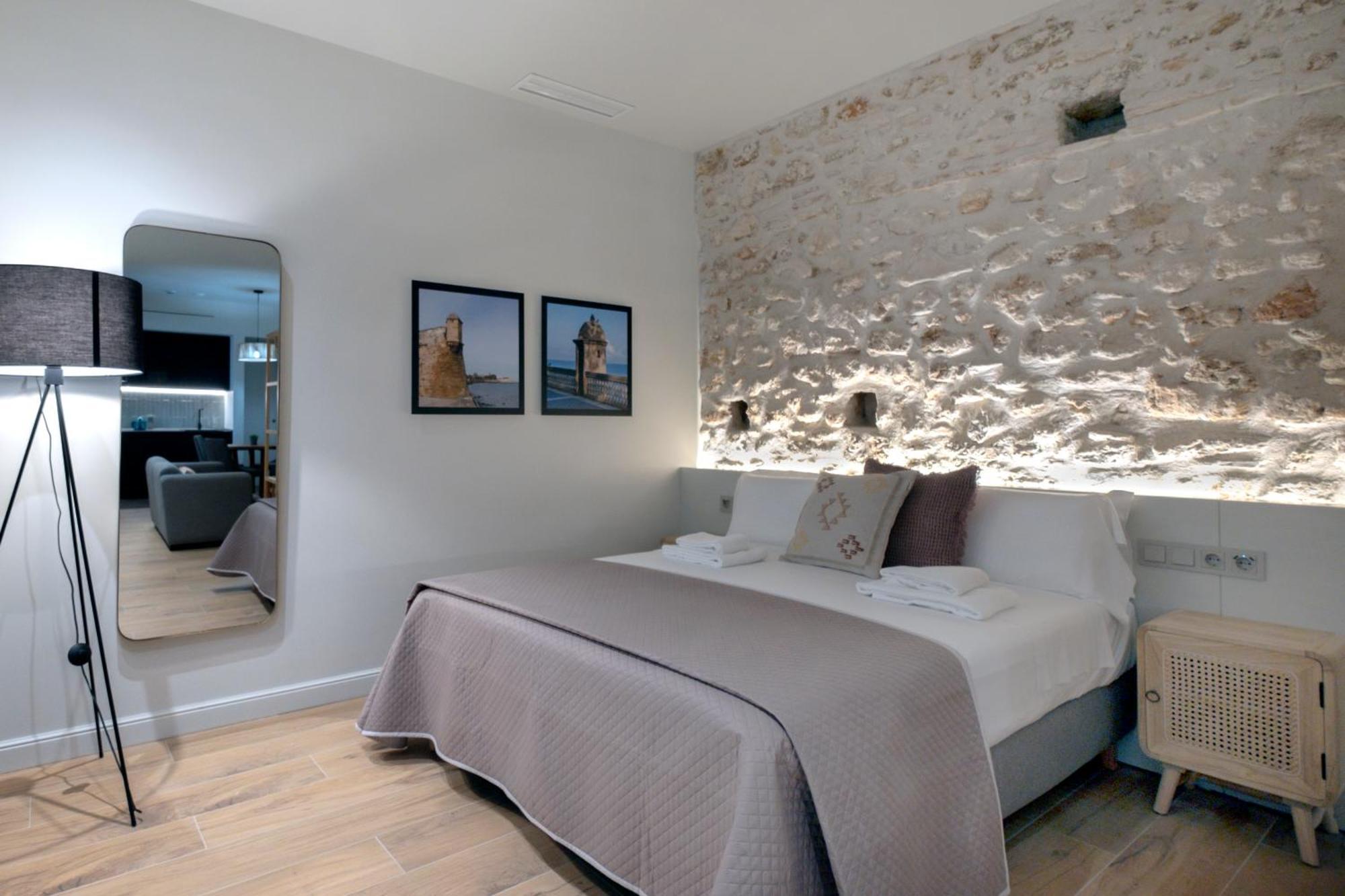 Villar Suites By Cadiz4Rentals Ngoại thất bức ảnh