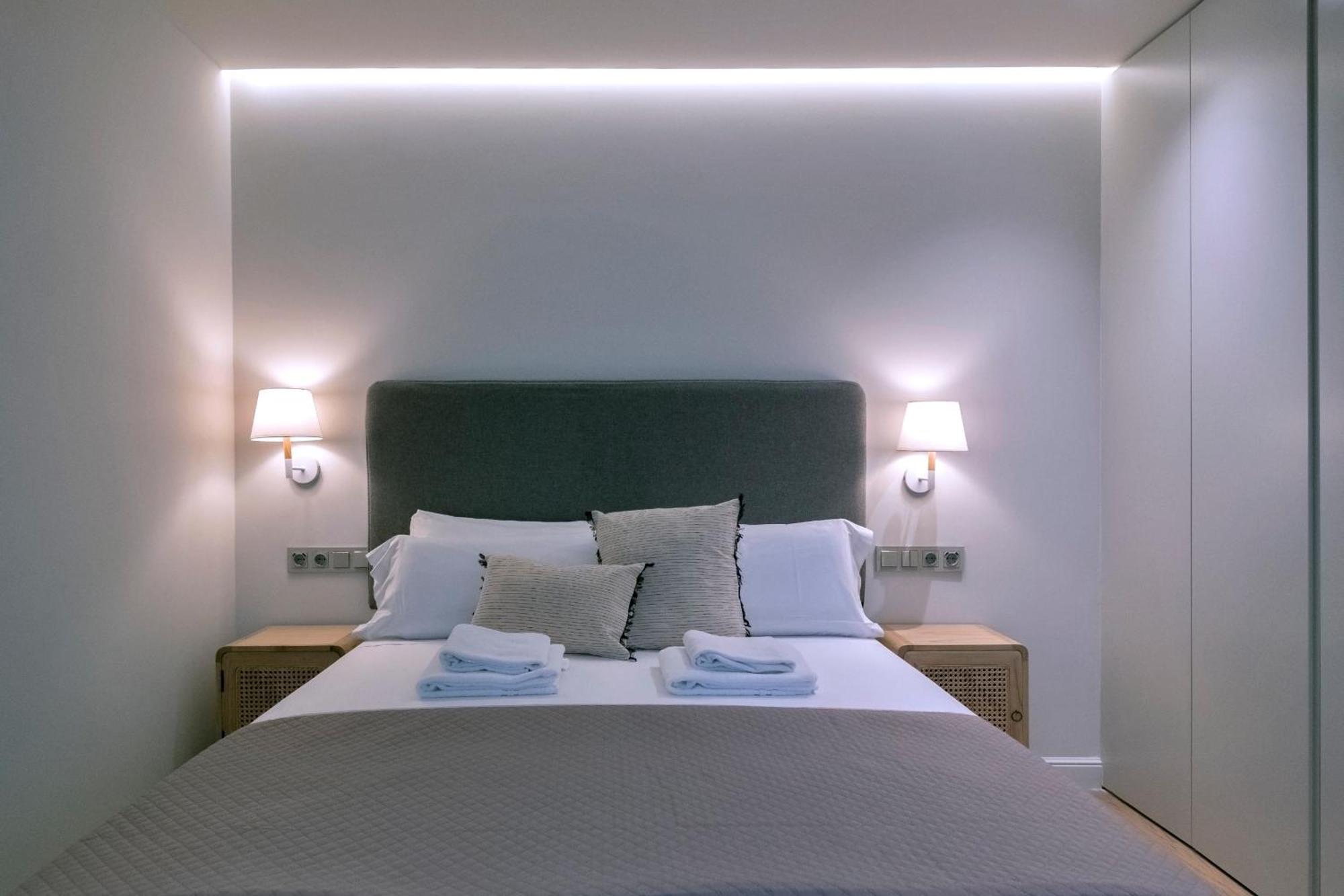 Villar Suites By Cadiz4Rentals Ngoại thất bức ảnh