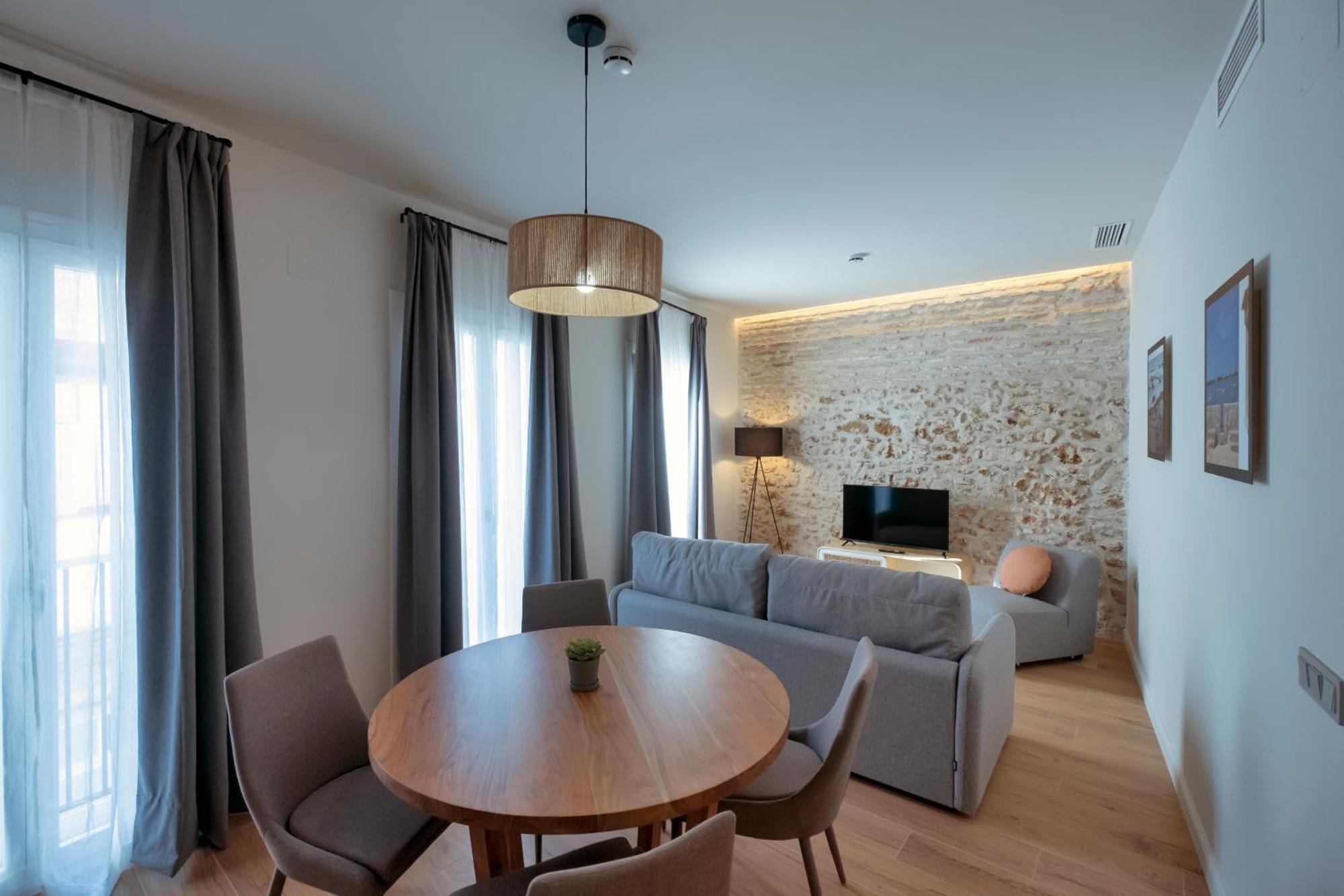 Villar Suites By Cadiz4Rentals Ngoại thất bức ảnh