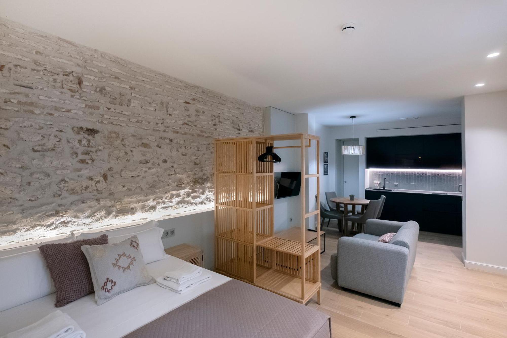 Villar Suites By Cadiz4Rentals Ngoại thất bức ảnh