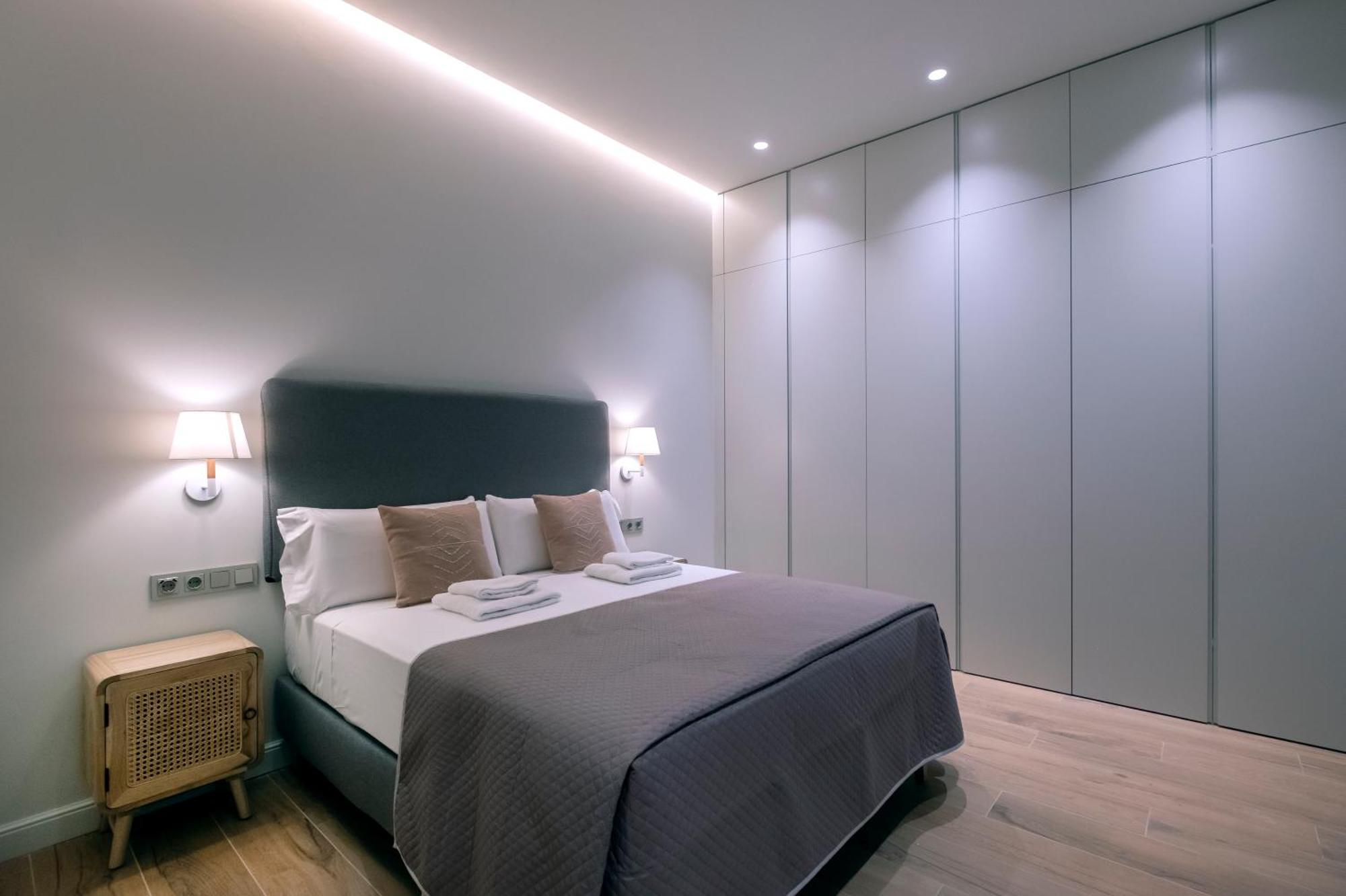Villar Suites By Cadiz4Rentals Ngoại thất bức ảnh